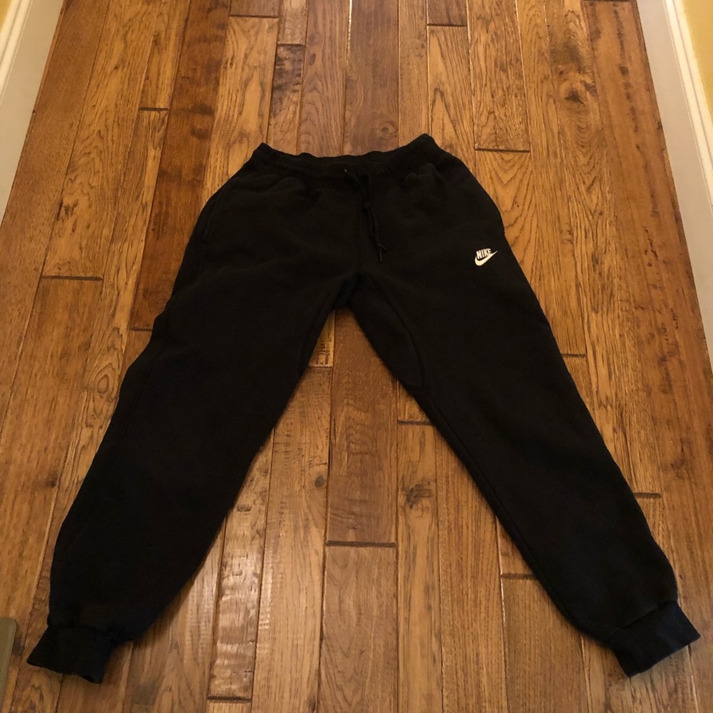 Men’s black Nike sweatpants